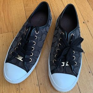 Coach monogram sneaker size 6 like new